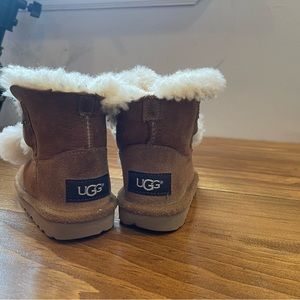 Gently used toddler Uggs, size 7. With original box